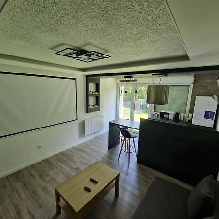 Logement Atypique & Parking Gratuit Жекс Экстерьер фото