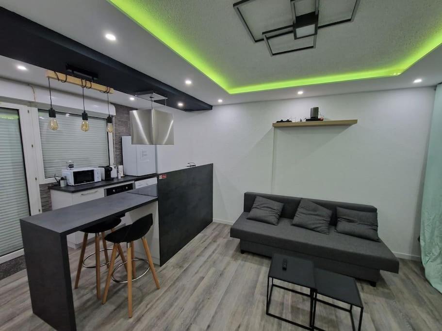 Logement Atypique & Parking Gratuit Жекс Экстерьер фото