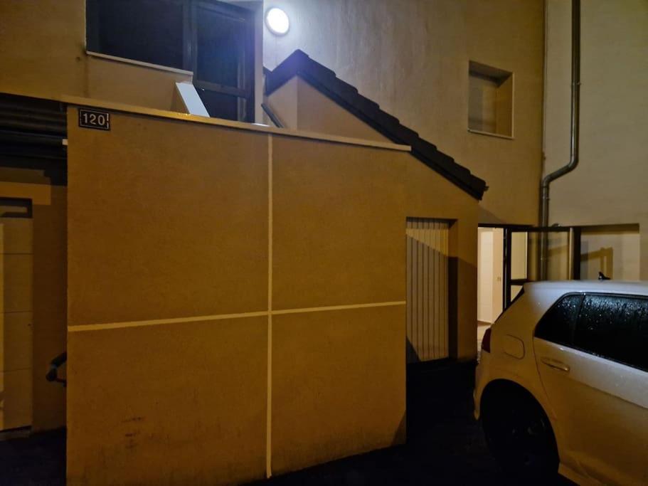 Logement Atypique & Parking Gratuit Жекс Экстерьер фото