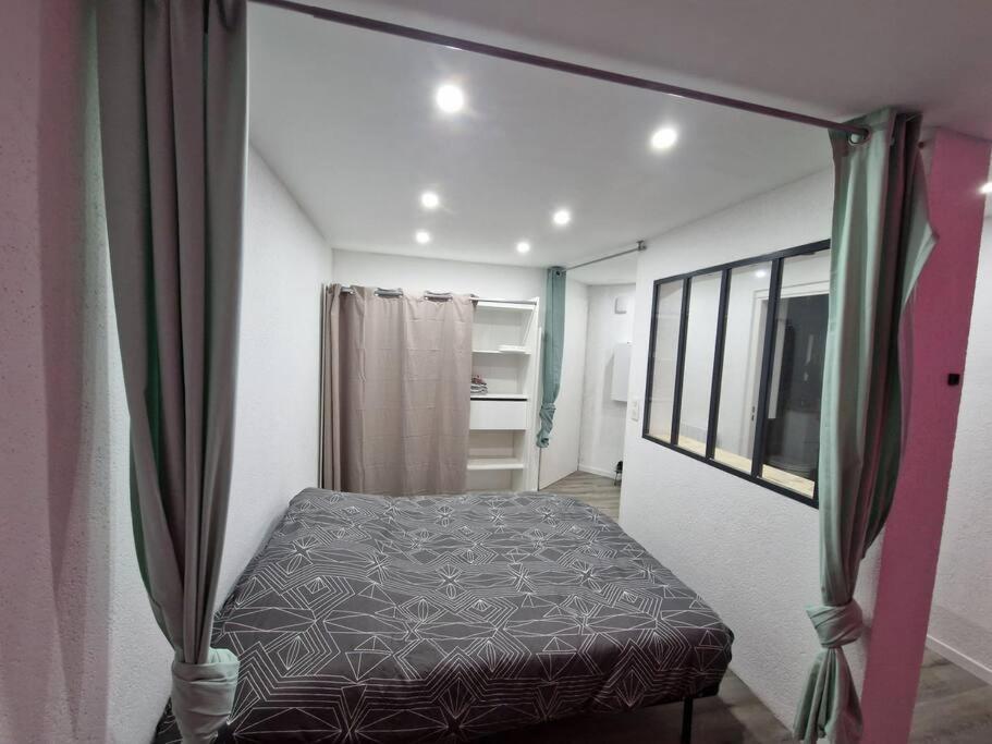 Logement Atypique & Parking Gratuit Жекс Экстерьер фото