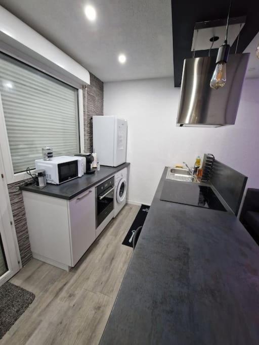 Logement Atypique & Parking Gratuit Жекс Экстерьер фото