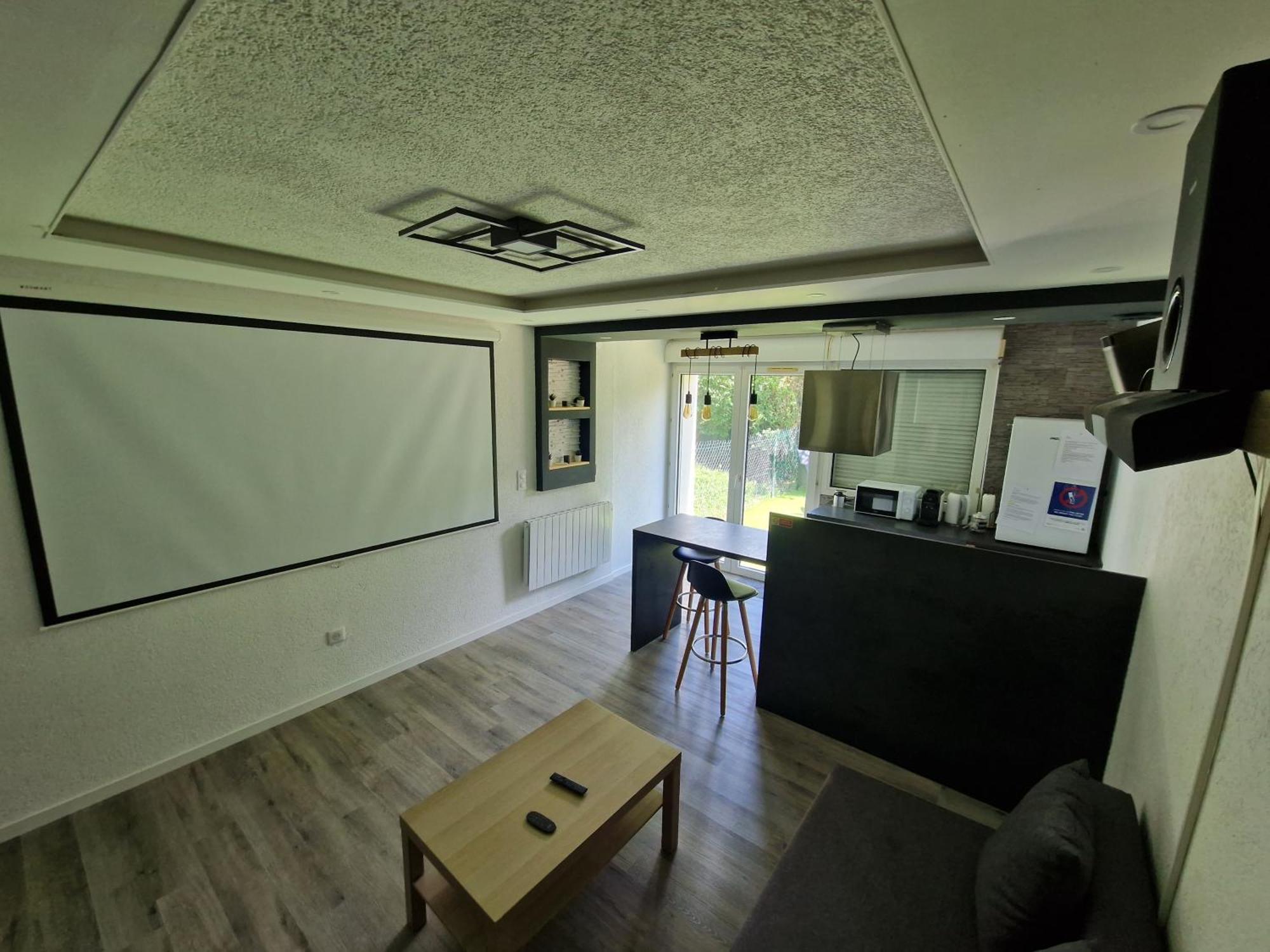 Logement Atypique & Parking Gratuit Жекс Экстерьер фото